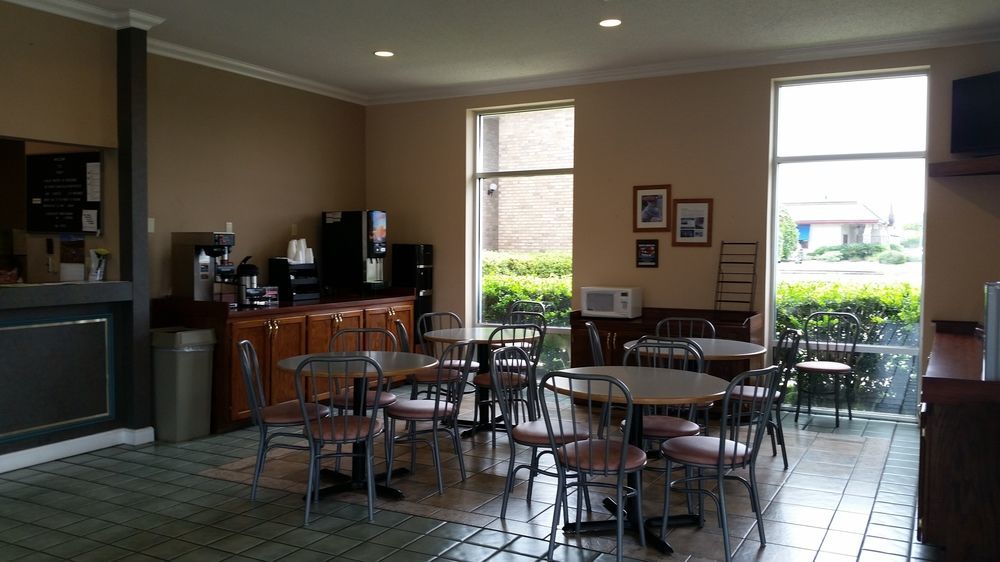 Americas Value & Suites-foley
