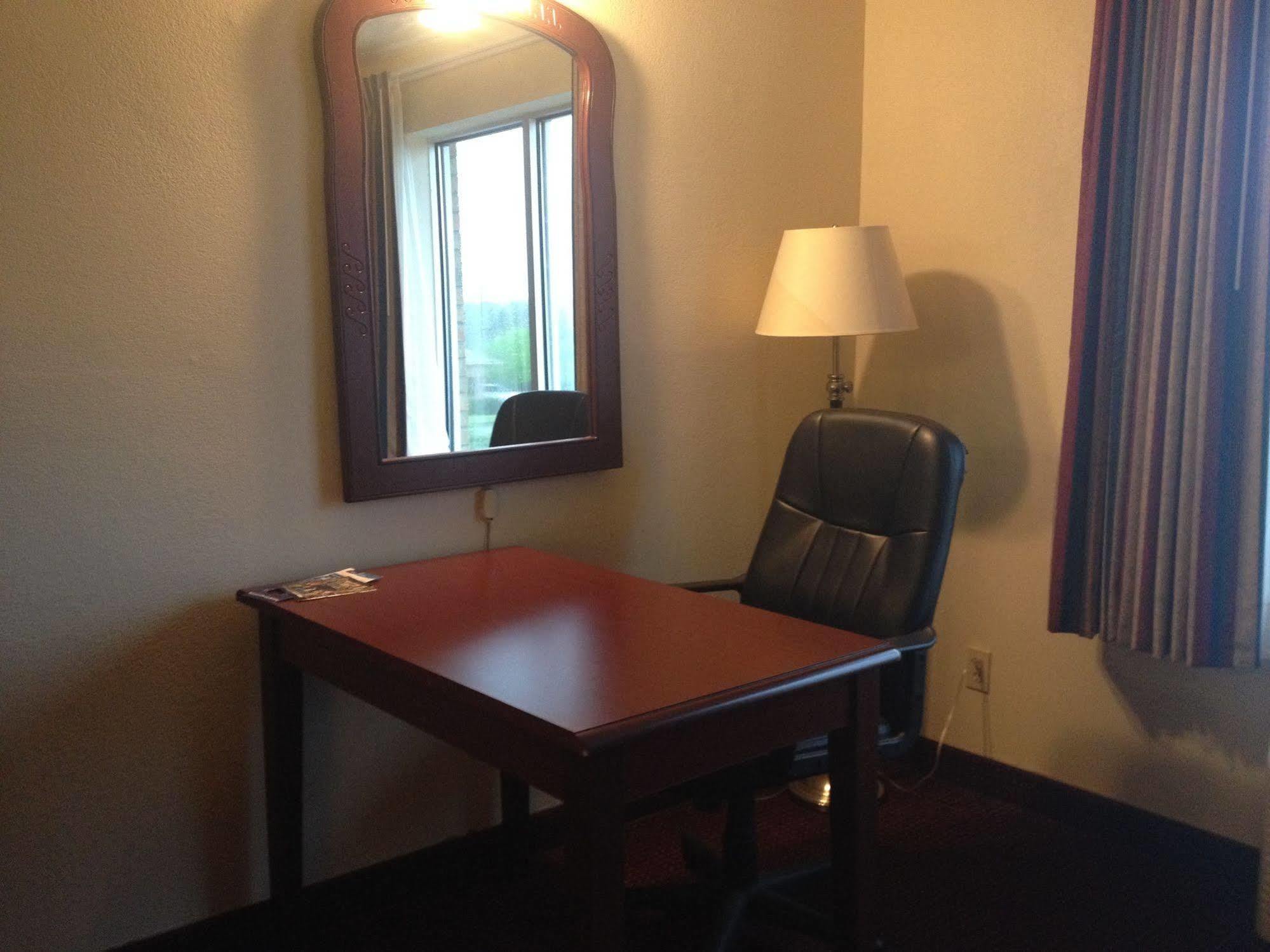Hotel Americas Value & Suites-foley 3*